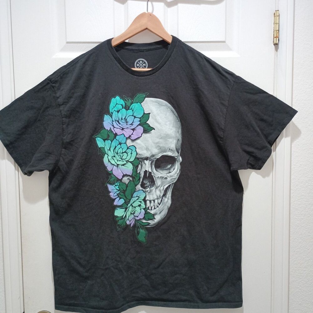 DOM Men's 2XL Regular Black Skull & Flower Graphic Crew Neck Short Sleeve Tee